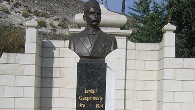 Bugün Gaspıralı İsmail beyin ölüm yıl dönümü. Onun Türk kültürüne katkılarını analım mı?