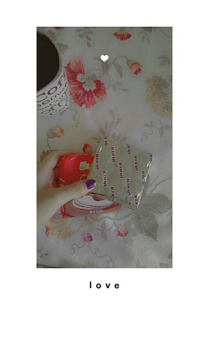 Ülker çikolatasını sevmeyen var mı?😂😮O Ülker çikolatalı gofret sevmeyen var mı olacakta bu gofret değil ztn sevmiyorum onu?