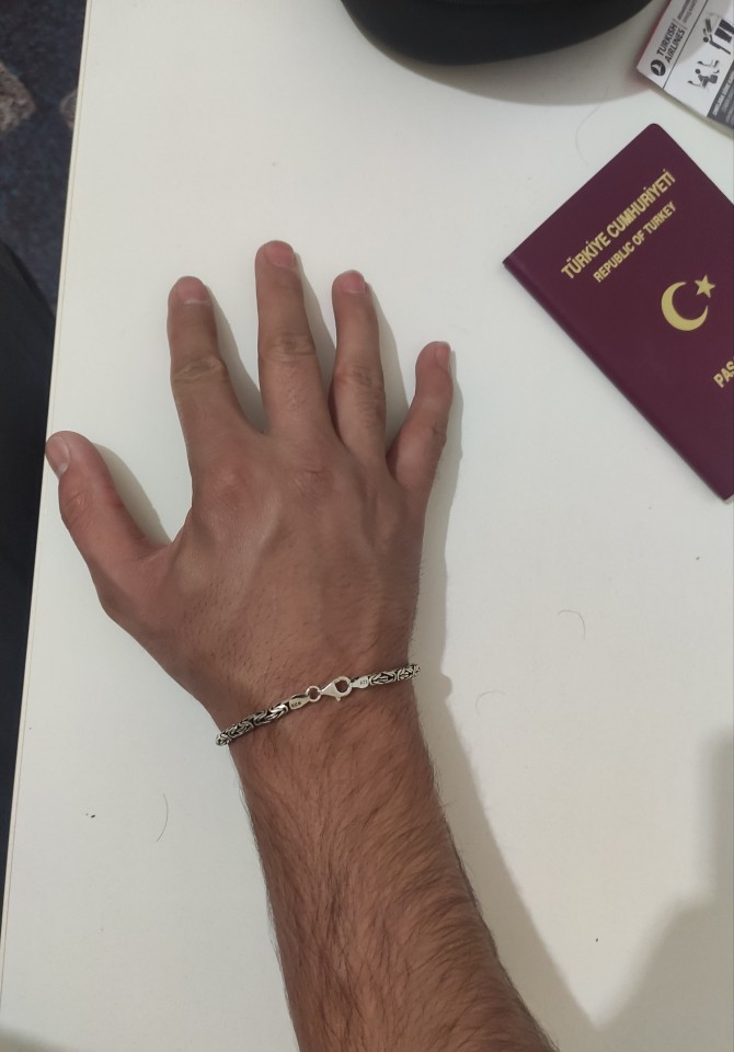Kendi kendime bilekliği takamıyorum. Sizde de aynı durum var mı?