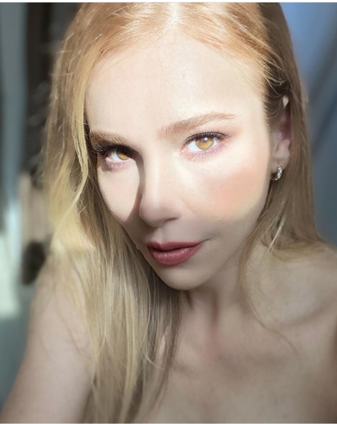 Elçin Sangu sizce çok mu güzel yoksa ortalama mı?