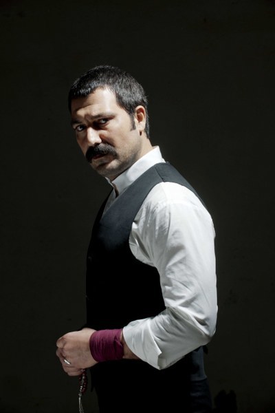 Yerli & yabancı dizilerde ki en iyi başrol kadın-erkek oyuncu sizce kim?
