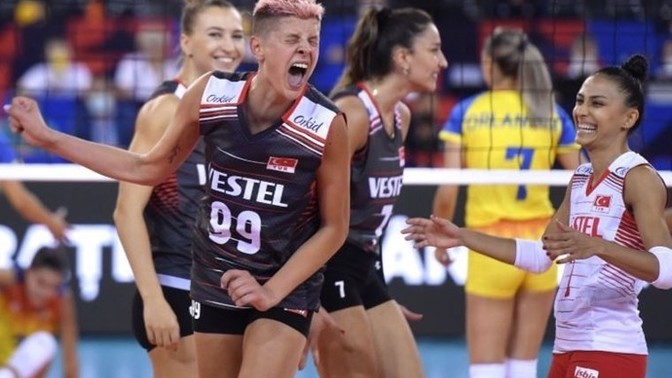 Milli voleybolcu Ebrar Karakurt'tan hayat pahalığı göndermesi! Fotoğrafa rağmen hala ekonomi iyi diyenlere ne söylersiniz?