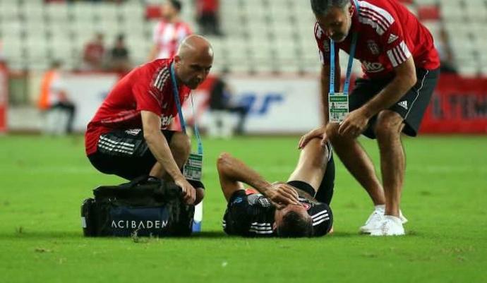 Revir JK! Sizce Beşiktaşta yaşanan sakatlıkların sebebi nedir?
