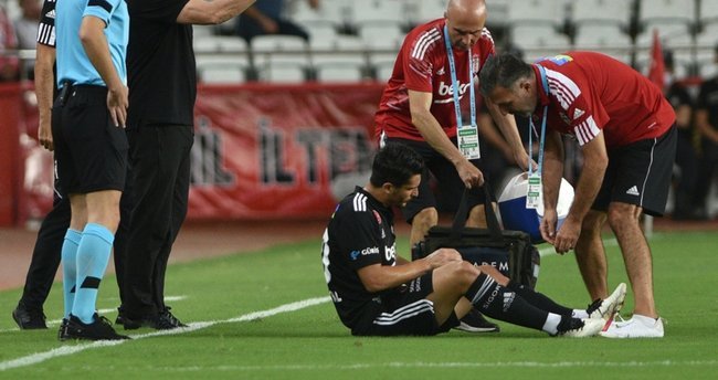 Revir JK! Sizce Beşiktaşta yaşanan sakatlıkların sebebi nedir?