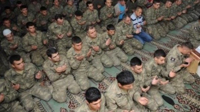 Türk Askerlerine, 90 yıldır süren "Namaz" yasagının kalktıgını biliyor musunuz?