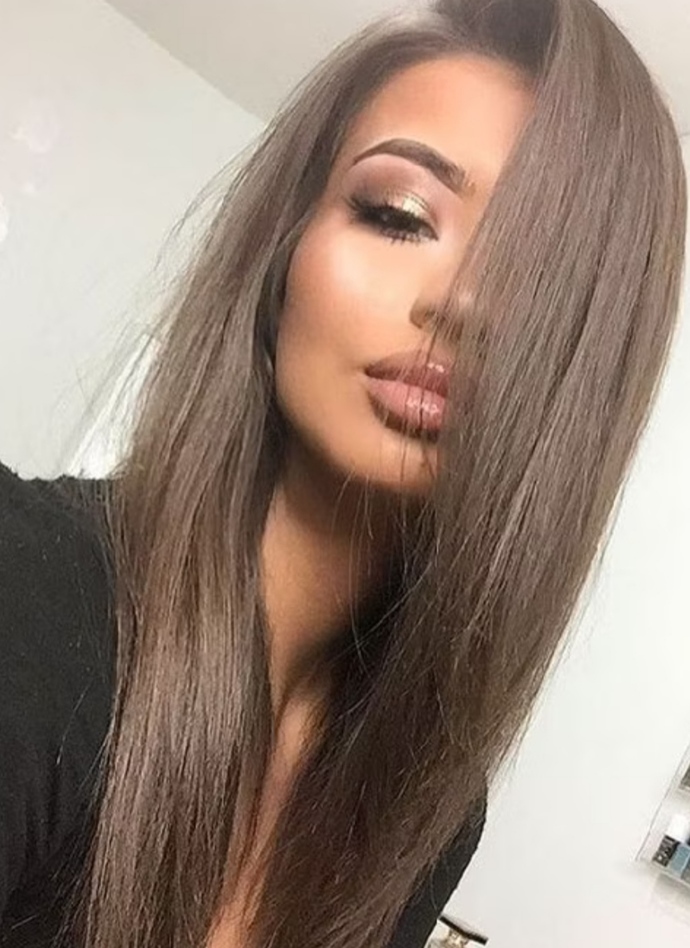 Erkekler neden uzun saçlı kızların kısa saçlı kızlardan daha seksi gözüktüğünü düşünür?