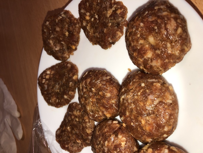 Köfte dedigin kalın mı olur ince mi?