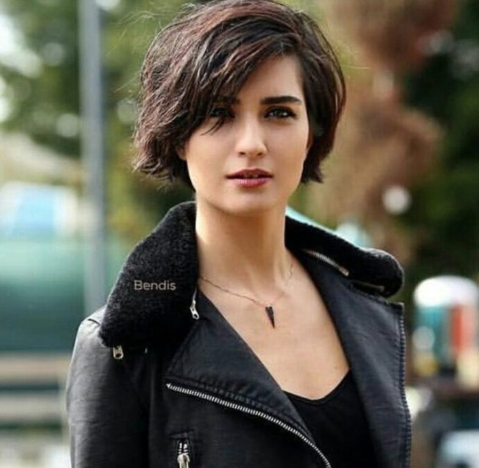 TUBA BÜYÜKÜSTÜN :) Efsaneler efsanesi. KADIN olmanın ne olduğunu anlatan bir sanat eseri. :)