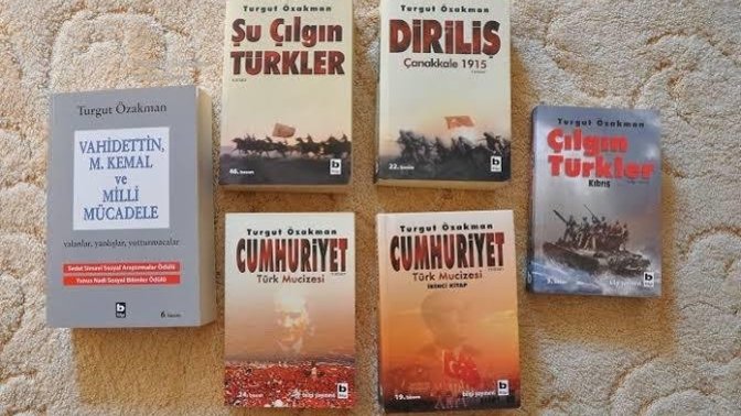 Bugün senarist ve yazar Turgut Özakman’ın ölüm yıl dönümü. Onu kitapları ve eserleri ile anmaya ne dersiniz?