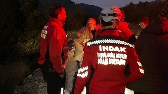 Bursa'da kayıp olduğu sanılan kişi kendisini arama çalışmasına katıldı. Sence olay ülkenin normale döndüğünün işareti olabilir mi?