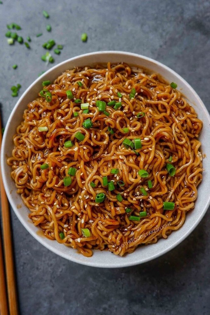 Noodle sever misiniz? Çok mu zararlı sizce?