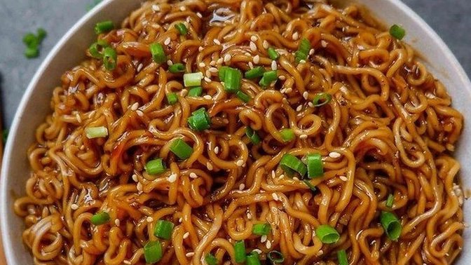 Noodle sever misiniz? Çok mu zararlı sizce?