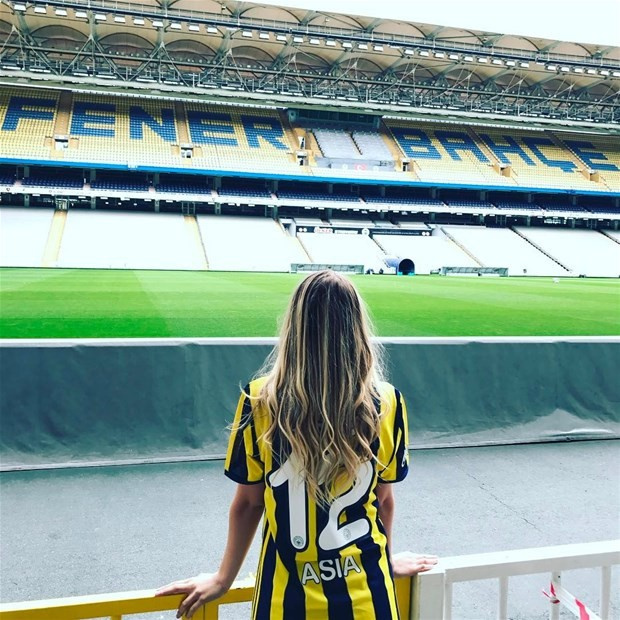 Fenerli kızlar neden bu kadar güzel 👊😃
