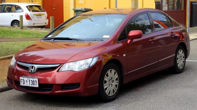 2006 Honda Civic satıp 200 bine hangi sedan araba alınabilir?
