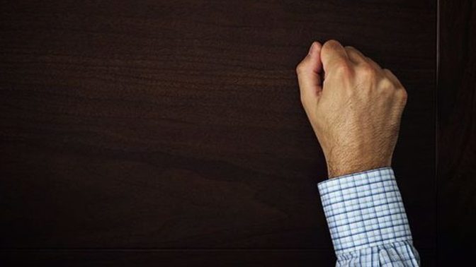 Şimdi kapın çalsa gelenin kim olmasını isterdin?