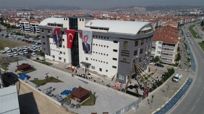 Bağış paralarıyla öğrenci yurdu yaptıracağız diyen Kızılay, binayı AKP'ye tesis etmiş. Kızılay'a bağışta bulunuyor musunuz?