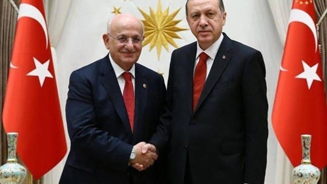 Eski TBMM Başkanı yeni anayasa dindar olmalı, ilk 4 madde değişmeli dedi. 2023 seçimlerinin ciddiyetinin farkında mısınız?