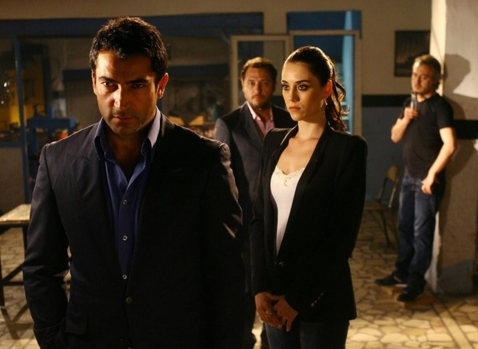 Favorin hangisi? Kurtlar Vadisi mi & Ezel mi?