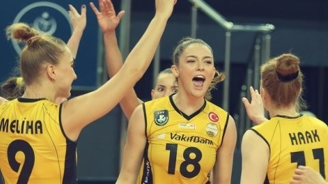 Vakıfbank, Spor Toto Şampiyonlar Kupasının sahibi oldu! Ne düşünüyorsunuz?