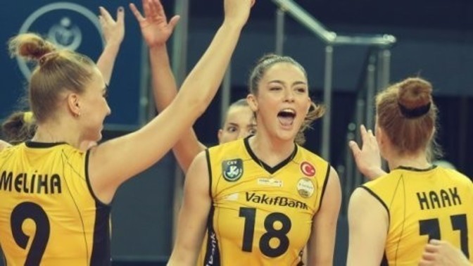 Vakıfbank, Spor Toto Şampiyonlar Kupası'nın sahibi oldu! Ne düşünüyorsunuz?