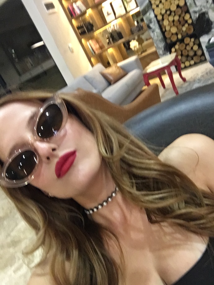 Sizce ben kırmızı rujun bağımlısı olmuş muyumdur 💄?