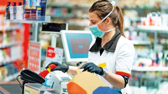 Bir öğretmenin A101’de iş görüşmesine gitmesi, işe başlaması çok mu garip Türkiye şartlarında?