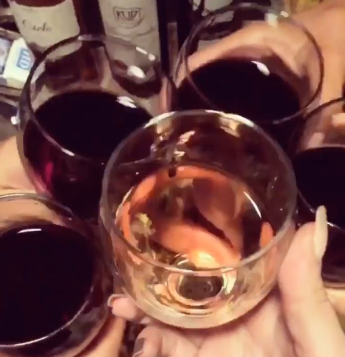Akşamınız hangi içeceği içerek geçiyor?