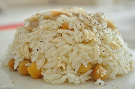 Pilav yanında ekmek yer misiniz?