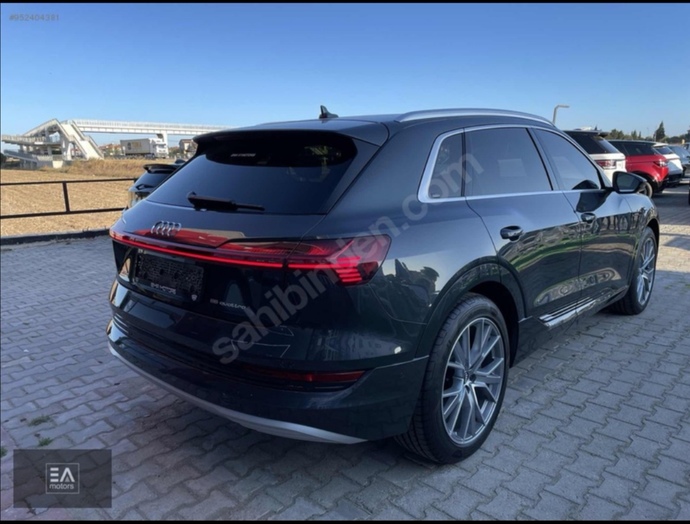 Porsche mi yoksa Audi mi siz olsanız hangisini satın alırsınız?