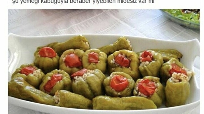 Biber dolmasının sadece içini mi yersiniz yoksa biberiyle yiyenlerden misiniz?