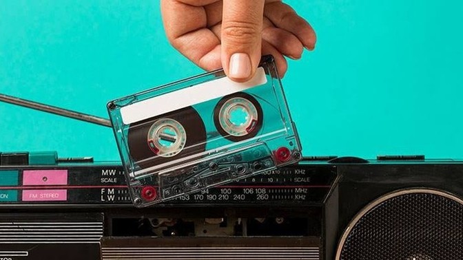 Evinizde hâlâ radyo ve kasetçalar var mı?