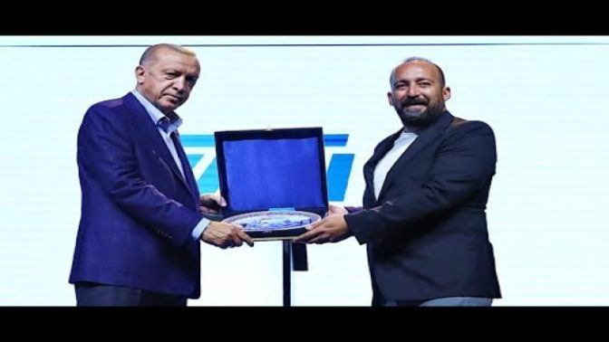 Cumhurbaskani erdogan ilkay zamana ödül vermis ne dsünüüyorsunuz?