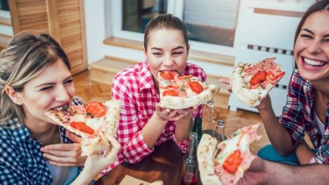 Kadınların pizza yemesi sizce kışkırtıcı mı?