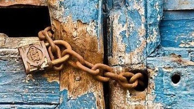 Sizin kapılarınız neden kilitli?