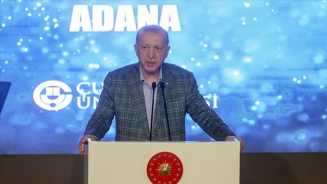 Cumhurbaşkanı Erdoğan, Tarkan'ın Gül Döktüm Yollarına şarkısını söyledi. Performansını nasıl buldunuz :D?