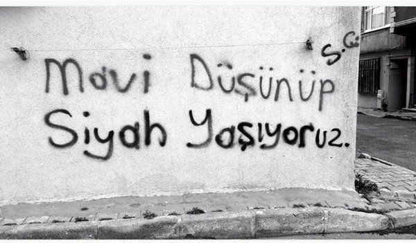Ben sokakta yaşıyorum artık evden kaçtım müge anlı beni bulamaz dimi?