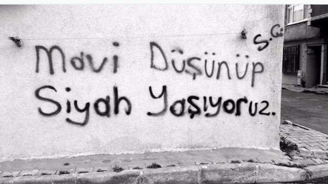 Ben sokakta yaşıyorum artık evden kaçtım müge anlı beni bulamaz dimi?