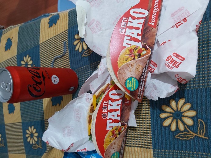 Ev yapımı çiğ köfteyi mi hazır çiğ köfteyi mi daha çok seviyorsunuz?
