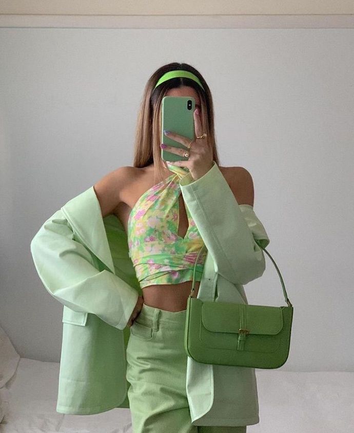 Yeşilin tonları bu yıl moda oldu! Siz kombinlerinizde bu yıl hangi renkleri tercih ettiniz?
