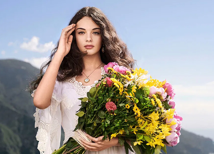 Deva Cassel