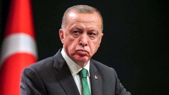 Dolar 9.50'ye, Euro 11'e koşarken bu memleketi yönetenler nerede?