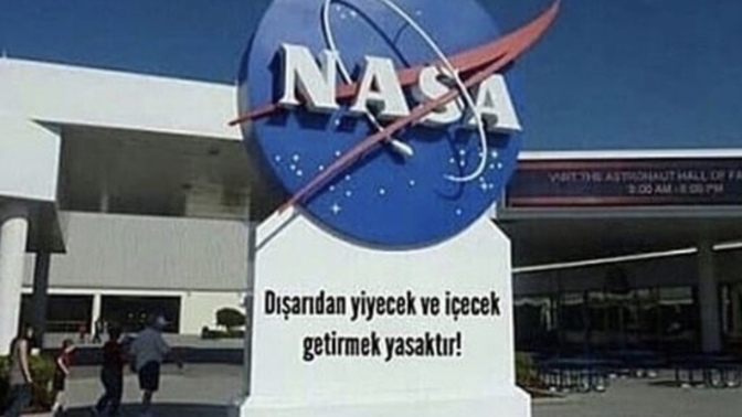 "Dışarıdan yiyecek ve içecek getirmek yasaktır" uyarısıyla karşılaşıyorsanız muhtemelen neredesinizdir?
