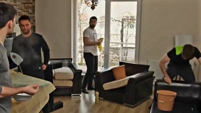 Arkadaşların temizlik yapmak için çağırsa gider misin?