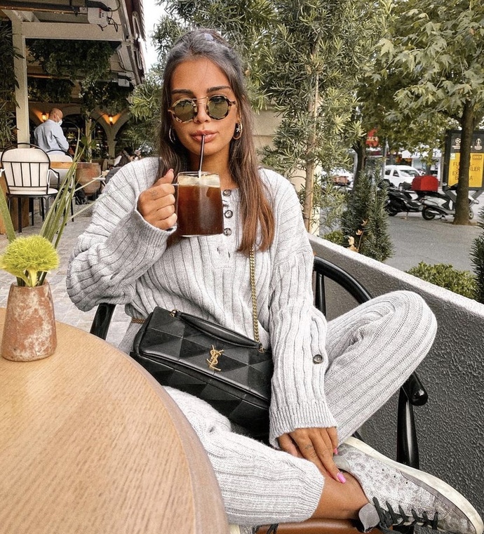Son dönemin en güzel giyinen fenomenlerinden hangisi tam bir moda ikonu?