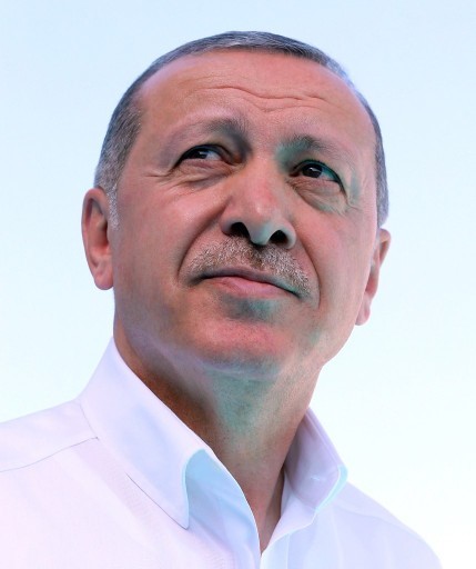 Pazar günü seçim olsa oyunuzu kime verirsiniz?
