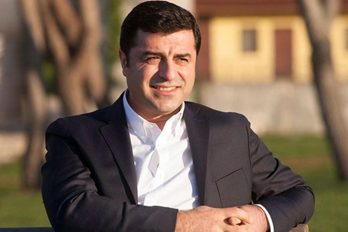 Pazar günü seçim olsa oyunuzu kime verirsiniz?