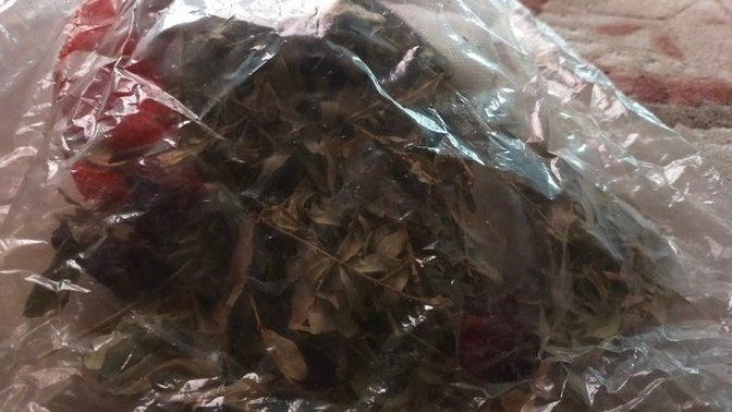Hediye edilen canlı gülleri ya da başka hediyeleri en fazla kaç yıl, kaç gün saklarsın?