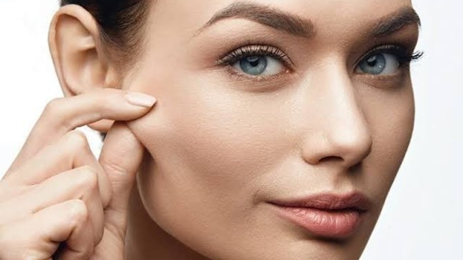 Sürekli yağlanan ve parlayan cilt ile nasıl başa çıkılır?