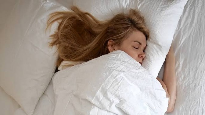 Uyurken saçlarınız açık mı kalır, toplar mısınız?