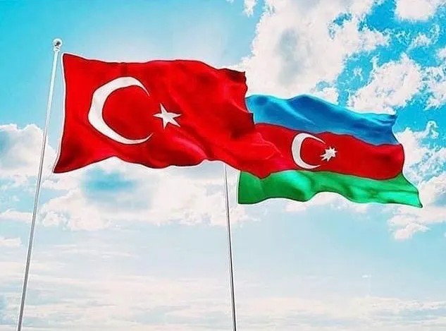 Bugün, dost ve kardeş ülke Azerbaycan'ın bağımsızlık günü! 🇦🇿 Neler söylemek istersiniz?